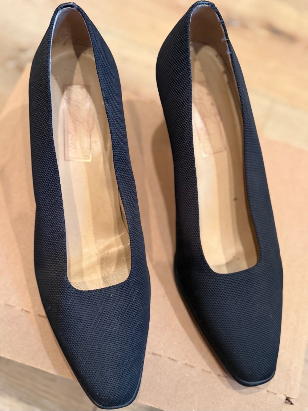 Classic Black Women's Pumps - Elegant Everyday Heels
